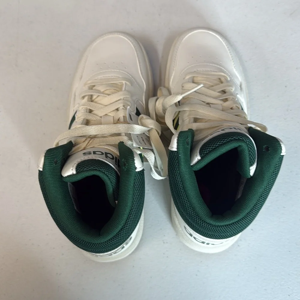 adidas Unisex-Child Hoops 3.0 Mid Top Sneaker Green/White‎ Size 4 NWT No Box